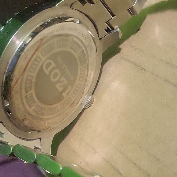 IZOD watch - Picture 6 of 7